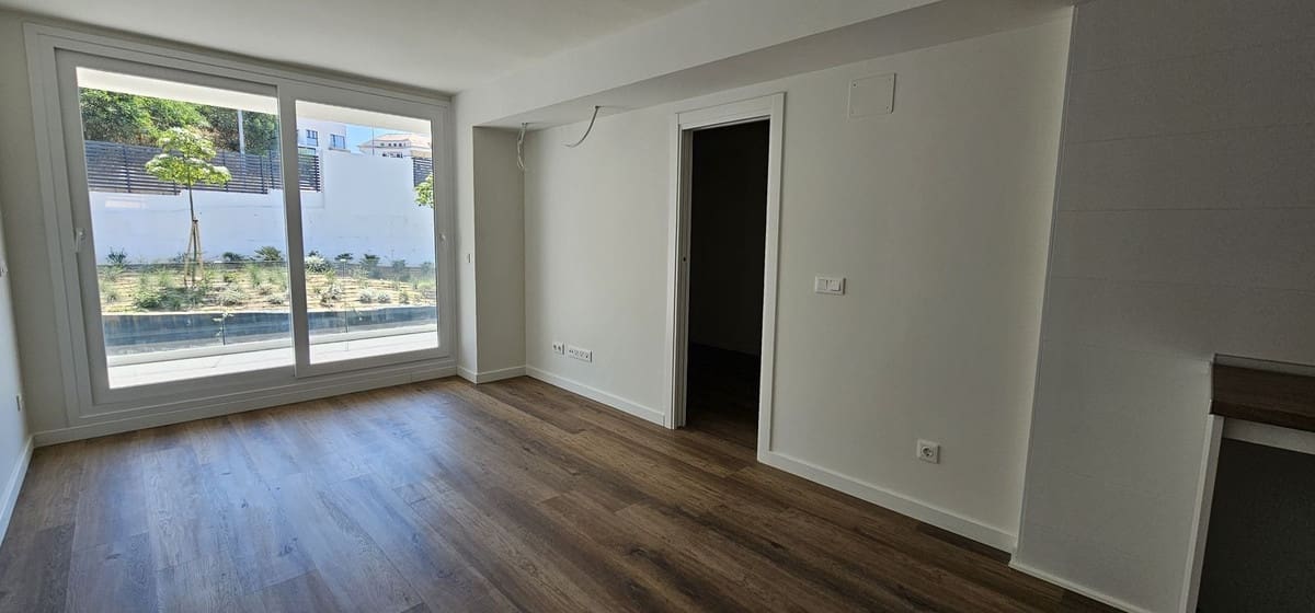 2 sypialnia Apartament na sprzedaż w Fuengirola z basenem garażem - 249 900 € (Ref: 9896882)