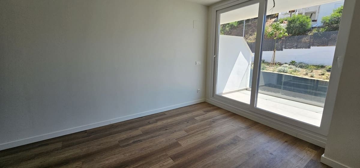 2 sypialnia Apartament na sprzedaż w Fuengirola z basenem garażem - 249 900 € (Ref: 9896882)