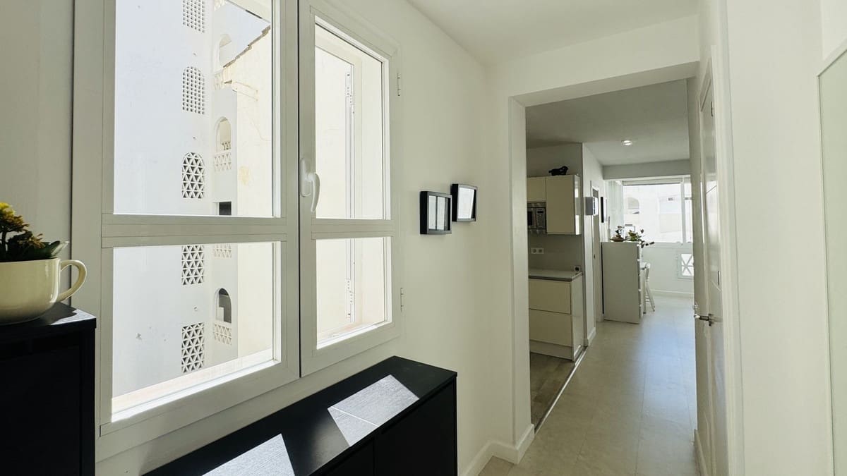 2 Zimmer Apartment zu verkaufen in Marbella mit Pool Garage - 590.000 € (Ref: 9896927)