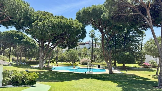 2 Zimmer Apartment zu verkaufen in Marbella mit Pool Garage - 590.000 € (Ref: 9896927)