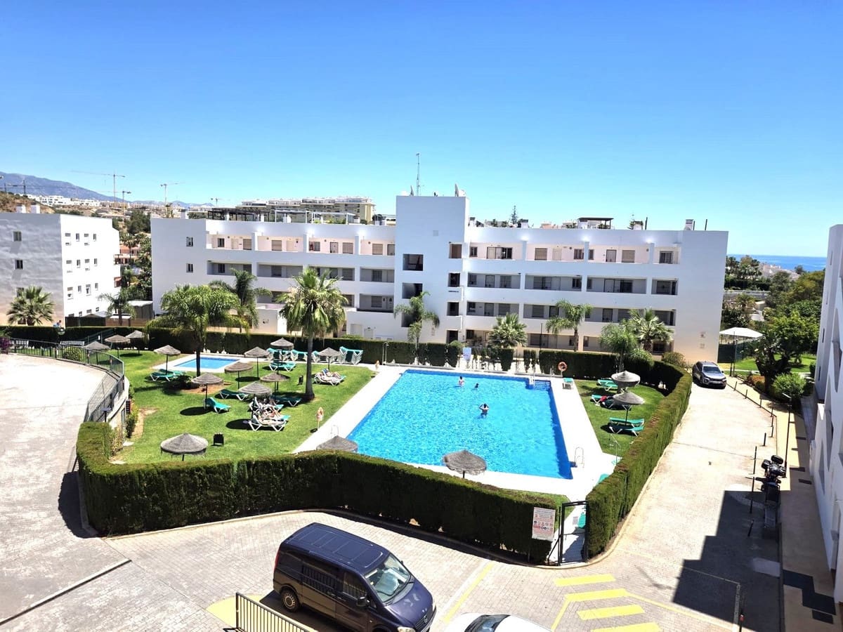Apartamento de 3 habitaciones en Mijas Costa en venta con piscina garaje - 395.000 € (Ref: 9897155)
