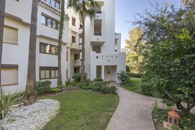 3 bedroom Apartment for sale in Estepona with pool garage - € 1,995,000 (Ref: 9897183)