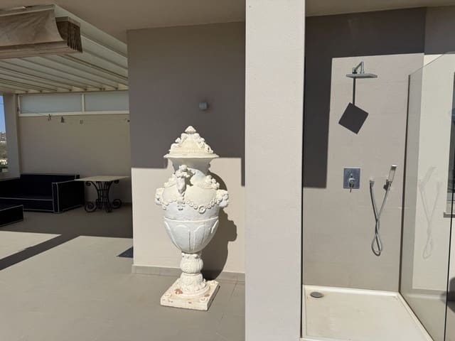 2 slaapkamer Penthouse te koop in Benahavís met zwembad garage - € 1.150.000 (Ref: 9897198)