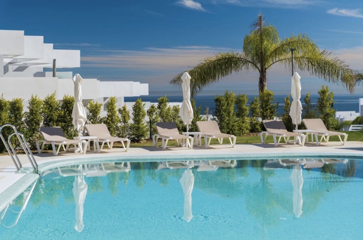 2 bedroom Apartment for sale in Manilva with pool garage - € 415,000 (Ref: 9897271)