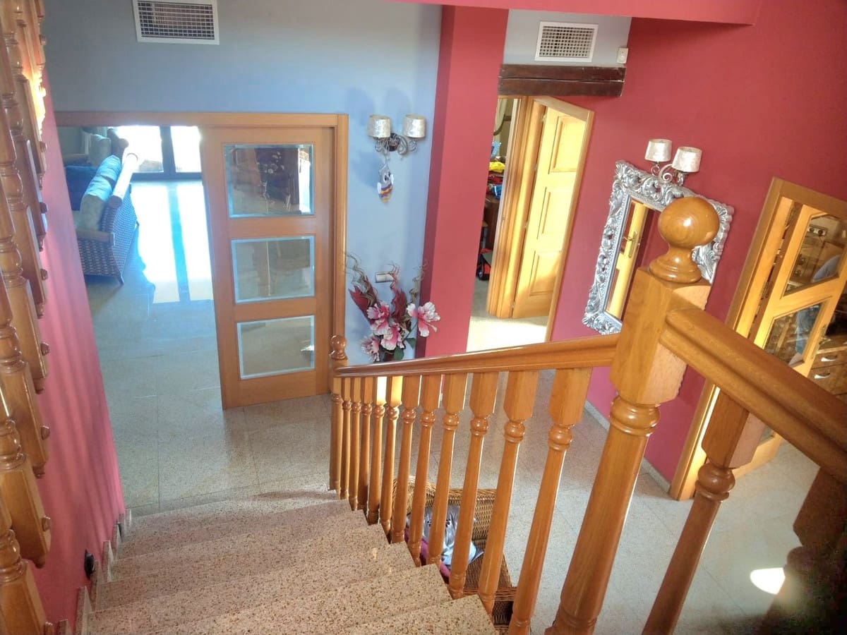 4 bedroom Villa for sale in La Sierrezuela with pool garage - € 1,095,000 (Ref: 9897315)