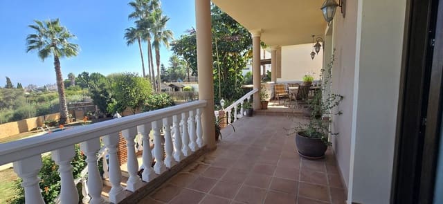 4 bedroom Villa for sale in La Sierrezuela, Mijas with pool garage - € 1,095,000 (Ref: 9897315)
