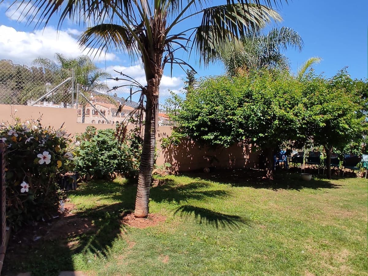4 bedroom Villa for sale in La Sierrezuela with pool garage - € 1,095,000 (Ref: 9897315)