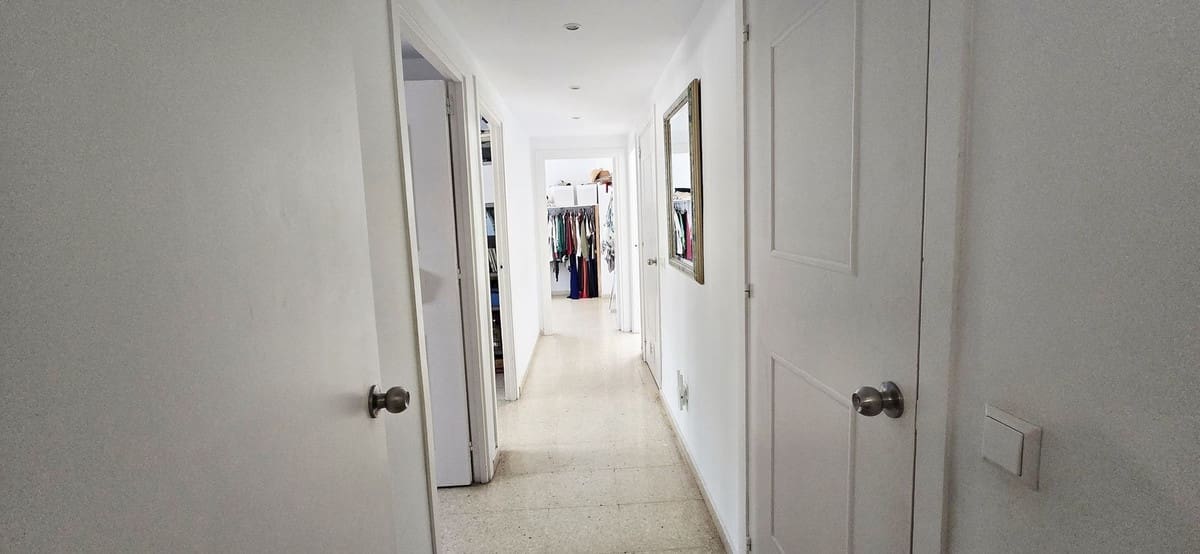 4 Zimmer Apartment zu verkaufen in Fuengirola mit Pool Garage - 450.000 € (Ref: 9897329)