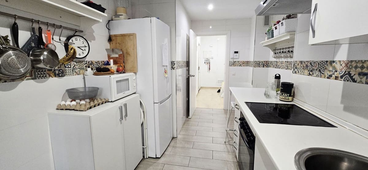 4 Zimmer Apartment zu verkaufen in Fuengirola mit Pool Garage - 450.000 € (Ref: 9897329)