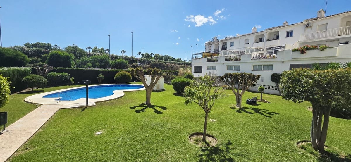 4 Zimmer Apartment zu verkaufen in Fuengirola mit Pool Garage - 450.000 € (Ref: 9897329)