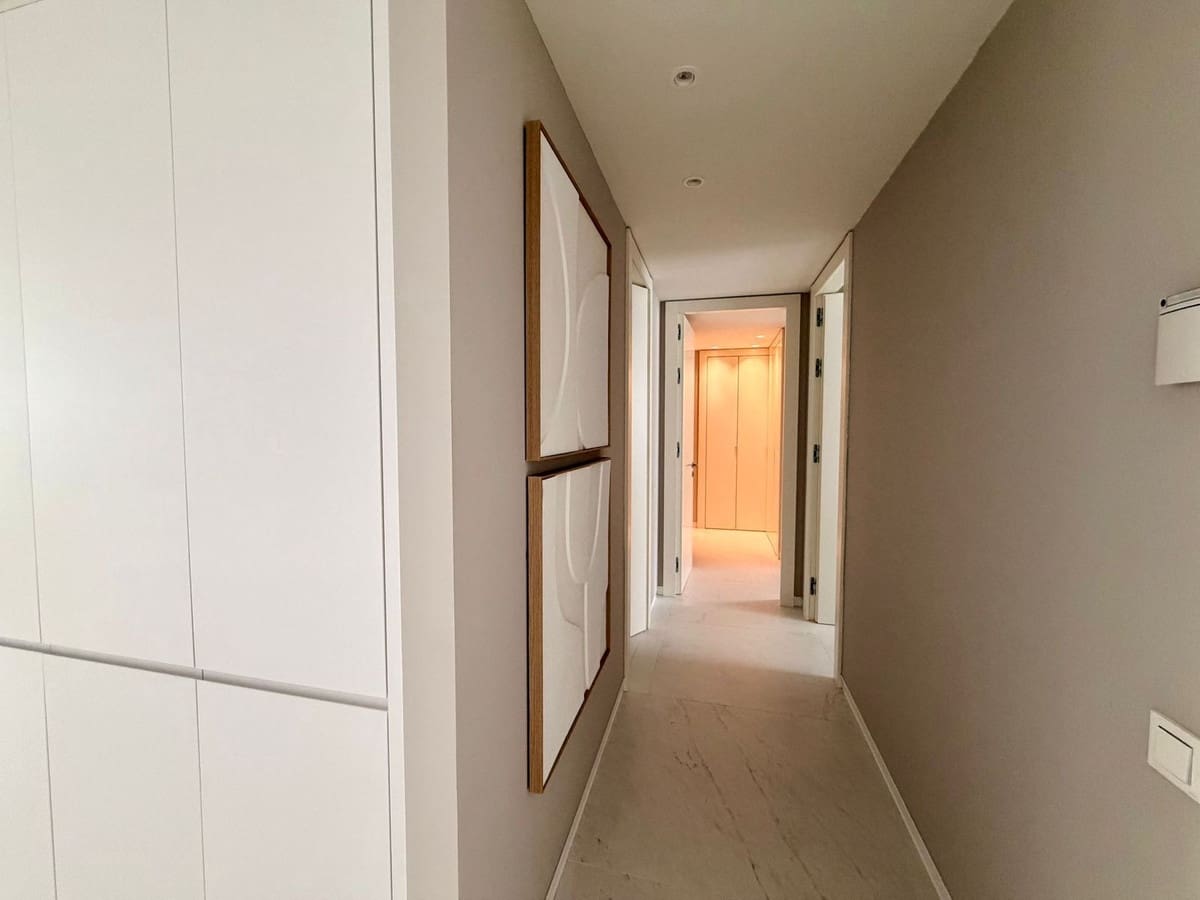 Apartamento de 2 habitaciones en Ojen en venta con piscina - 955.000 € (Ref: 9901343)