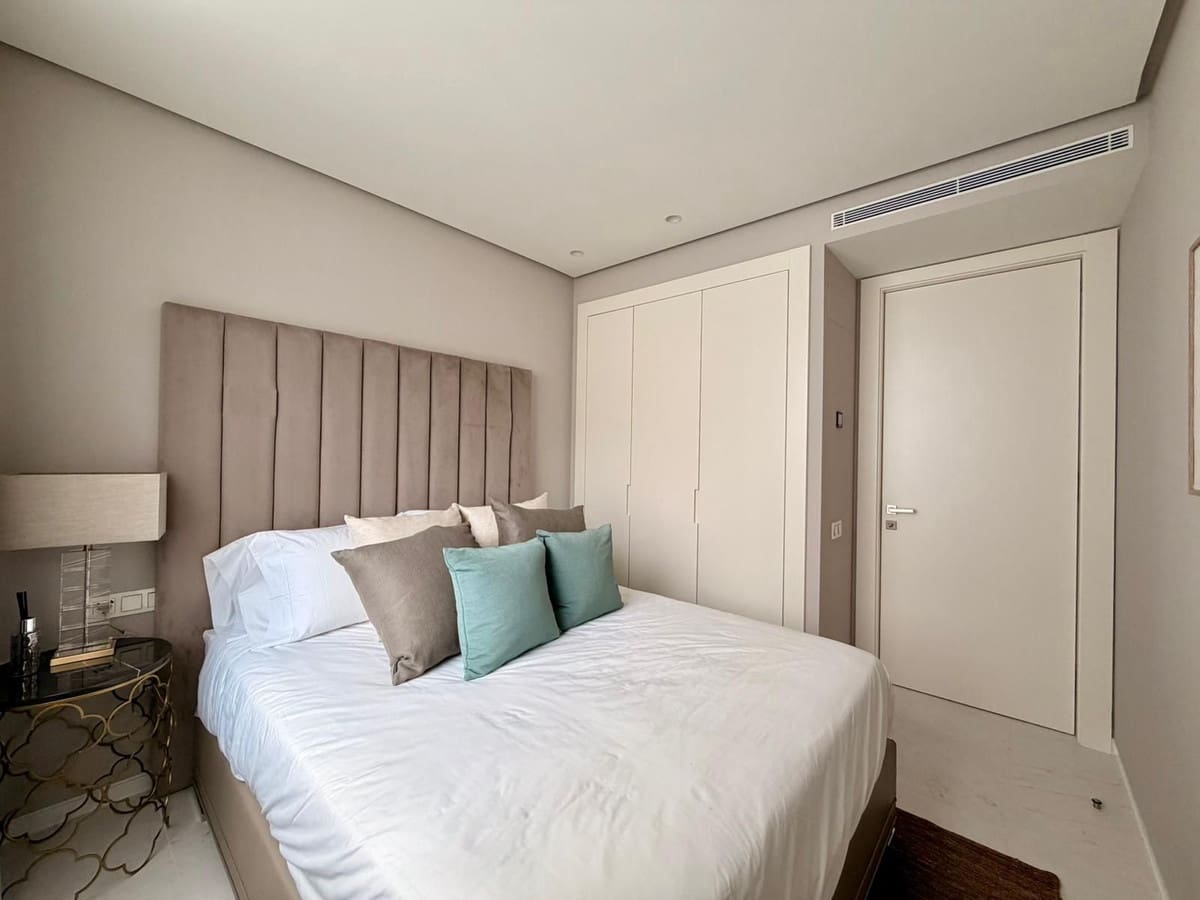 Apartamento de 2 habitaciones en Ojen en venta con piscina - 955.000 € (Ref: 9901343)