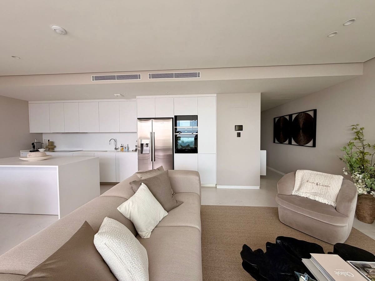 Apartamento de 2 habitaciones en Ojen en venta con piscina - 955.000 € (Ref: 9901343)