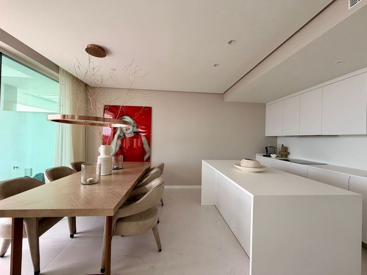 Apartamento de 2 habitaciones en Ojen en venta con piscina - 955.000 € (Ref: 9901343)