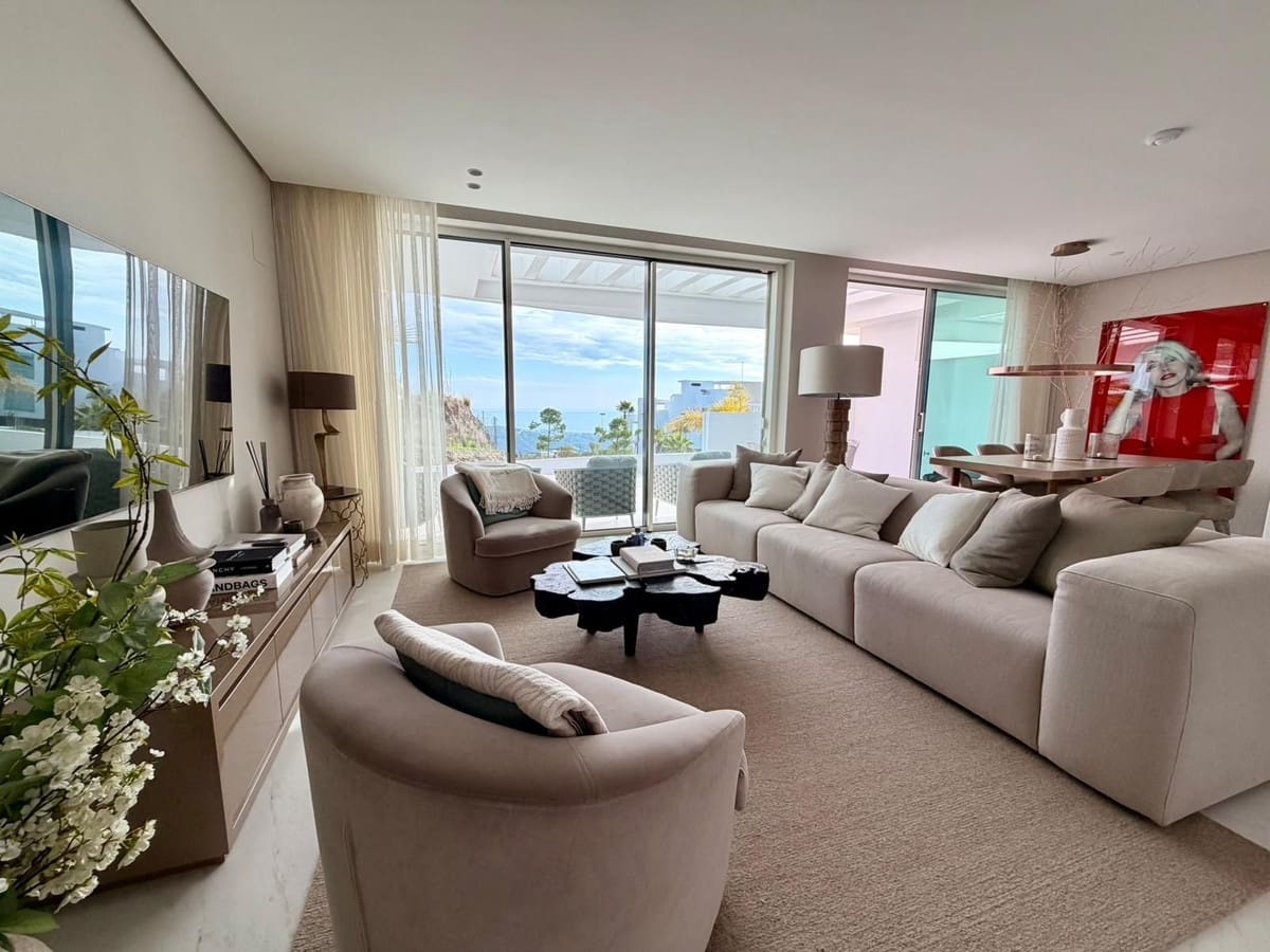Apartamento de 2 habitaciones en Ojen en venta con piscina - 955.000 € (Ref: 9901343)