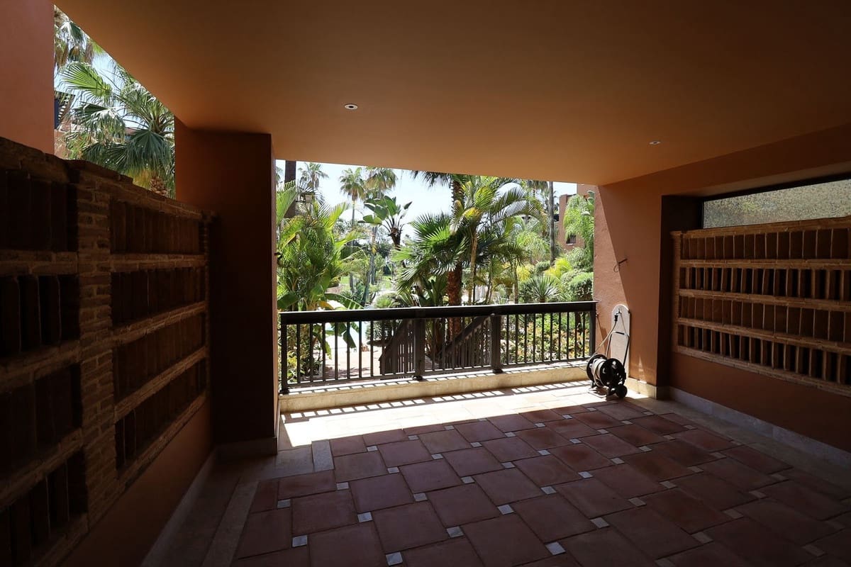 4 soveværelse Lejlighed til salg i Marbella med swimmingpool garage - € 1.650.000 (Ref: 9902037)