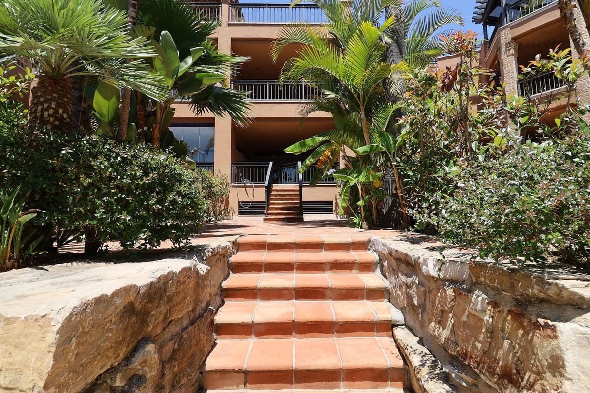 4 soveværelse Lejlighed til salg i Marbella med swimmingpool garage - € 1.650.000 (Ref: 9902037)