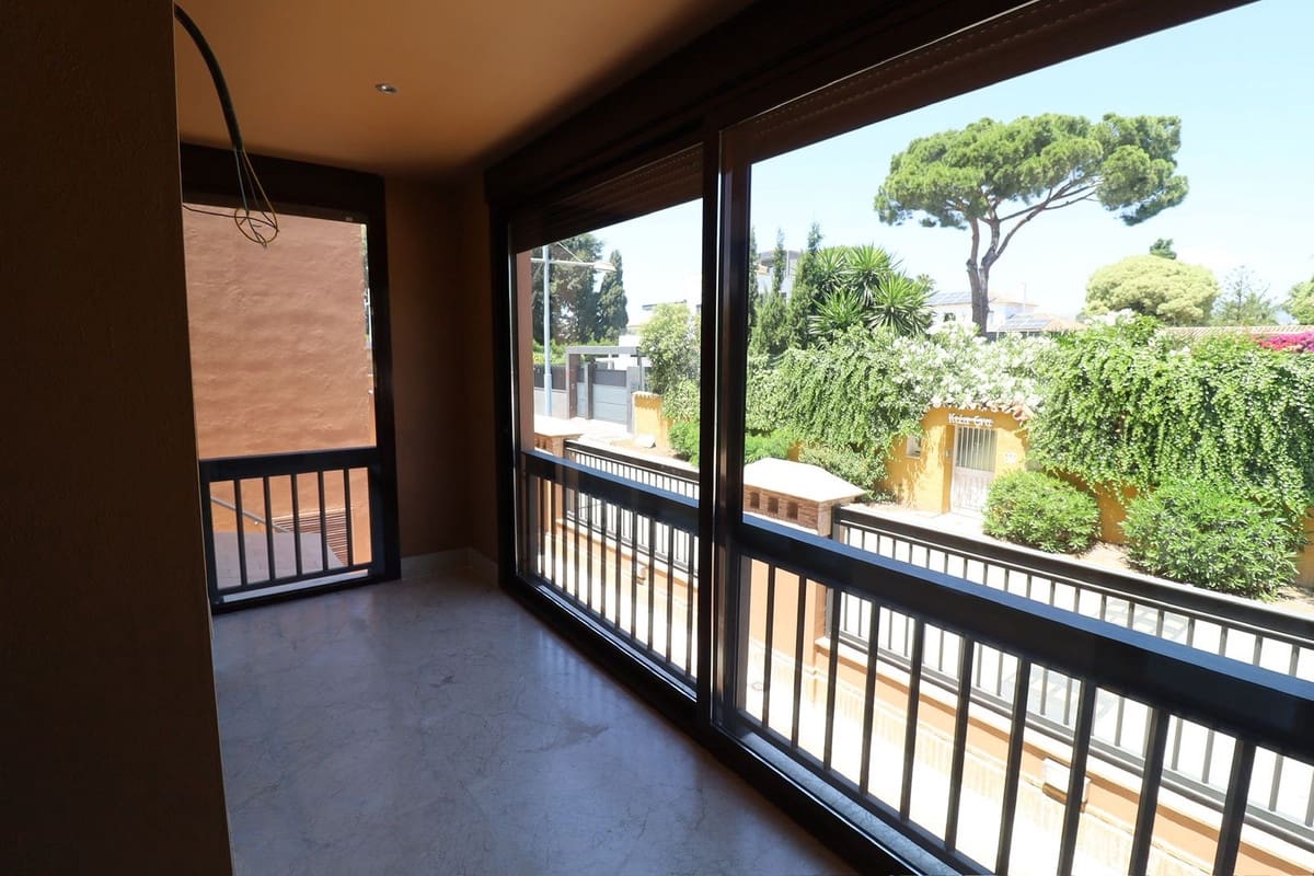 4 soveværelse Lejlighed til salg i Marbella med swimmingpool garage - € 1.650.000 (Ref: 9902037)