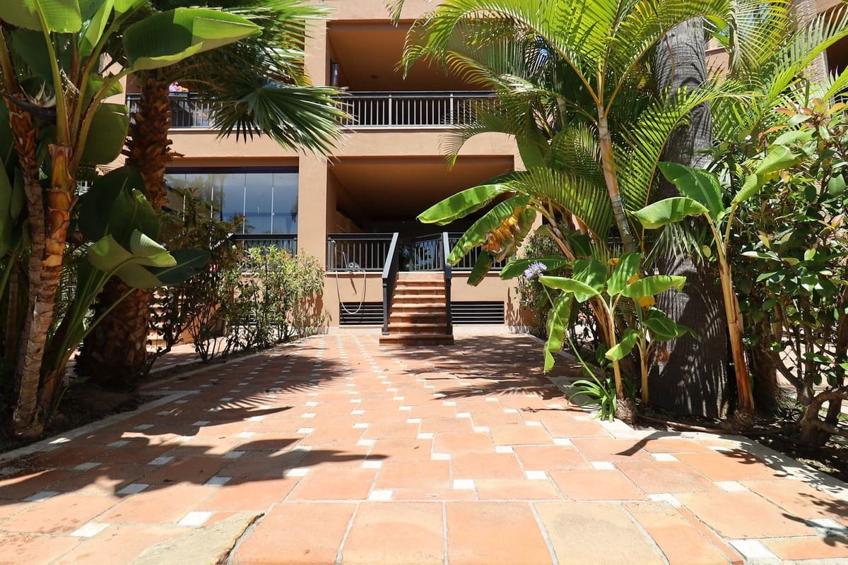 4 soveværelse Lejlighed til salg i Marbella med swimmingpool garage - € 1.650.000 (Ref: 9902037)