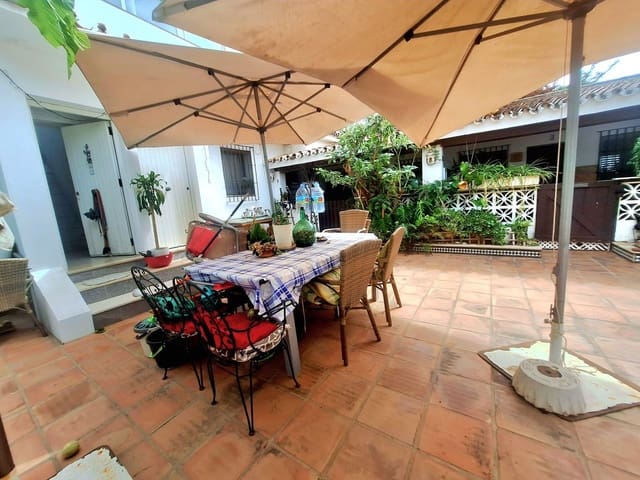 3 sovrum Villa till salu i Costabella, Marbella - 639 000 € (Ref: 9902062)