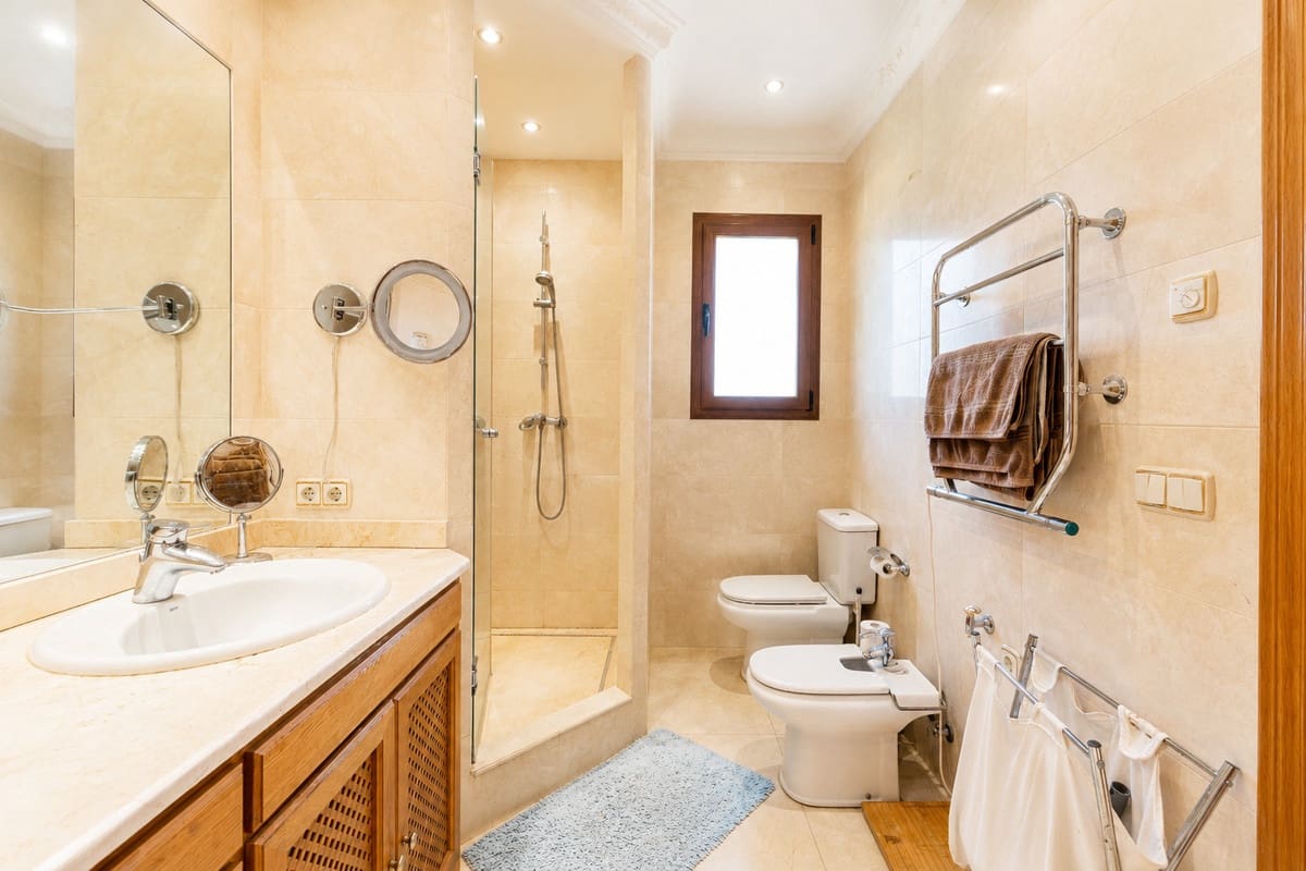 Chalet de 5 habitaciones en La Quinta en venta con piscina garaje - 2.400.000 € (Ref: 9902063)