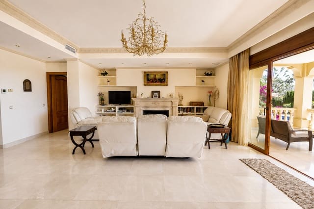 Chalet de 5 habitaciones en La Quinta, Benahavís en venta con piscina garaje - 2.400.000 € (Ref: 9902063)