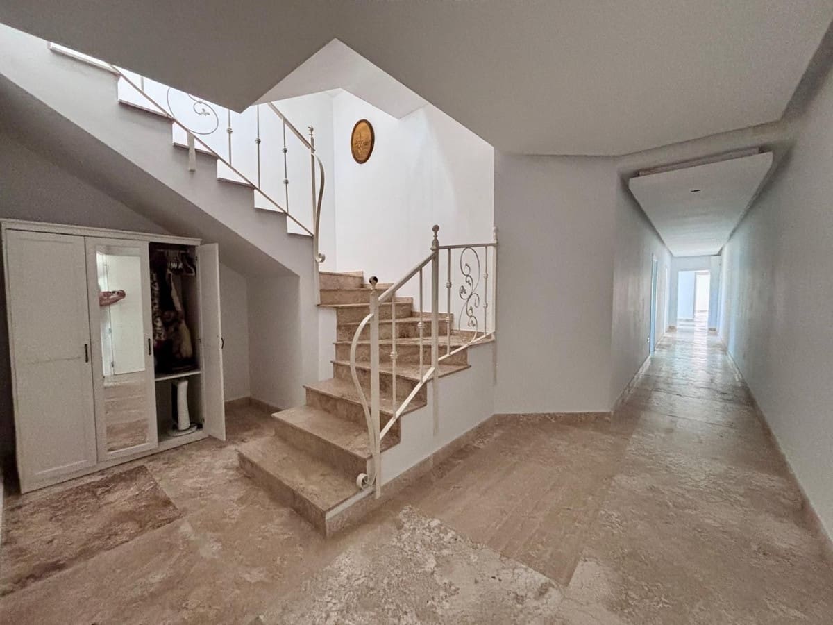 5 sovrum Villa till salu i Mijas med pool garage - 1 170 000 € (Ref: 9902067)