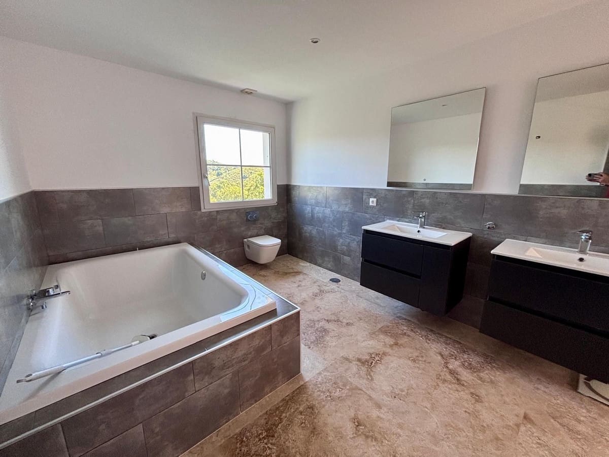 5 sovrum Villa till salu i Mijas med pool garage - 1 170 000 € (Ref: 9902067)
