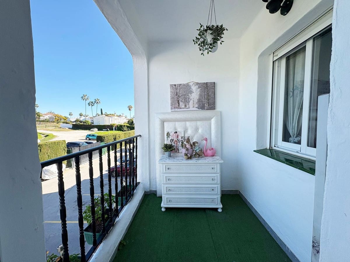 3 soveværelse Semi-Rækkehus til salg i Estepona med swimmingpool - € 515.000 (Ref: 9904672)
