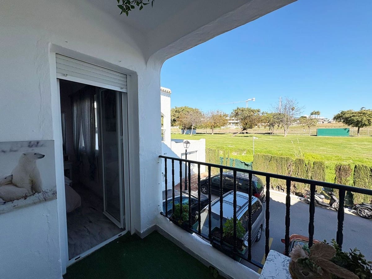 3 soveværelse Semi-Rækkehus til salg i Estepona med swimmingpool - € 515.000 (Ref: 9904672)