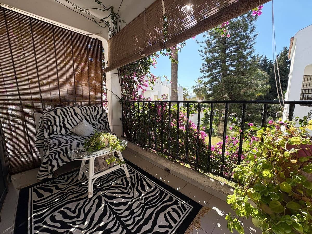 3 soveværelse Semi-Rækkehus til salg i Estepona med swimmingpool - € 515.000 (Ref: 9904672)