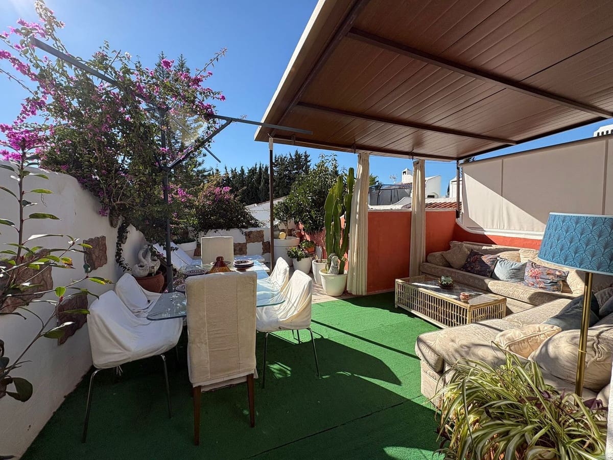 3 soveværelse Semi-Rækkehus til salg i Estepona med swimmingpool - € 515.000 (Ref: 9904672)