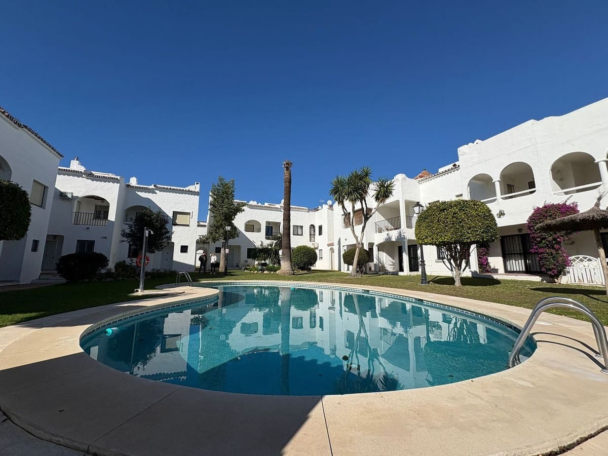 3 soveværelse Semi-Rækkehus til salg i Estepona med swimmingpool - € 515.000 (Ref: 9904672)