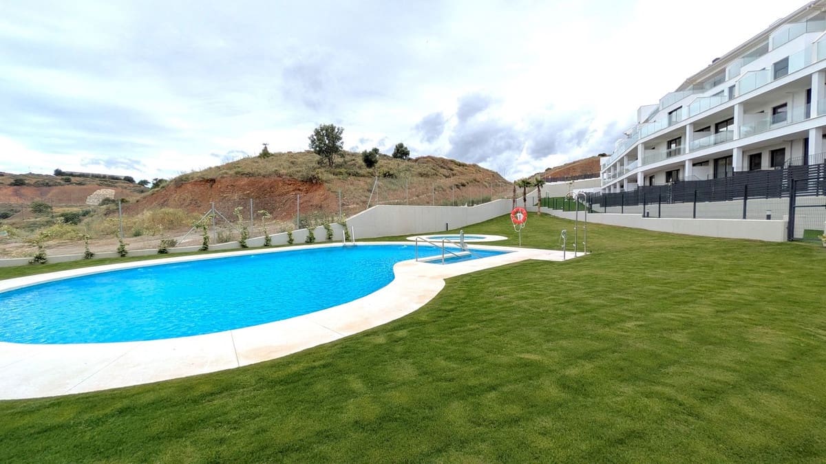 2 sovrum Lägenhet till salu i Fuengirola med pool garage - 339 000 € (Ref: 9904693)
