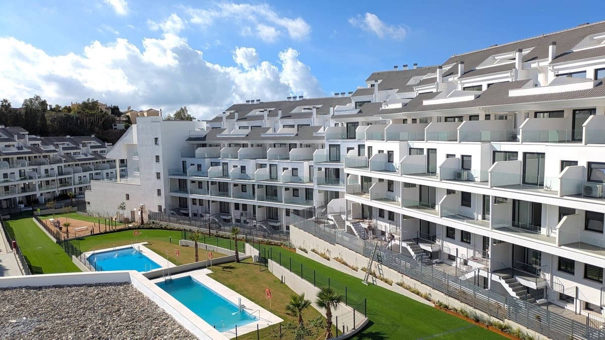 2 sovrum Lägenhet till salu i Fuengirola med pool garage - 339 000 € (Ref: 9904693)