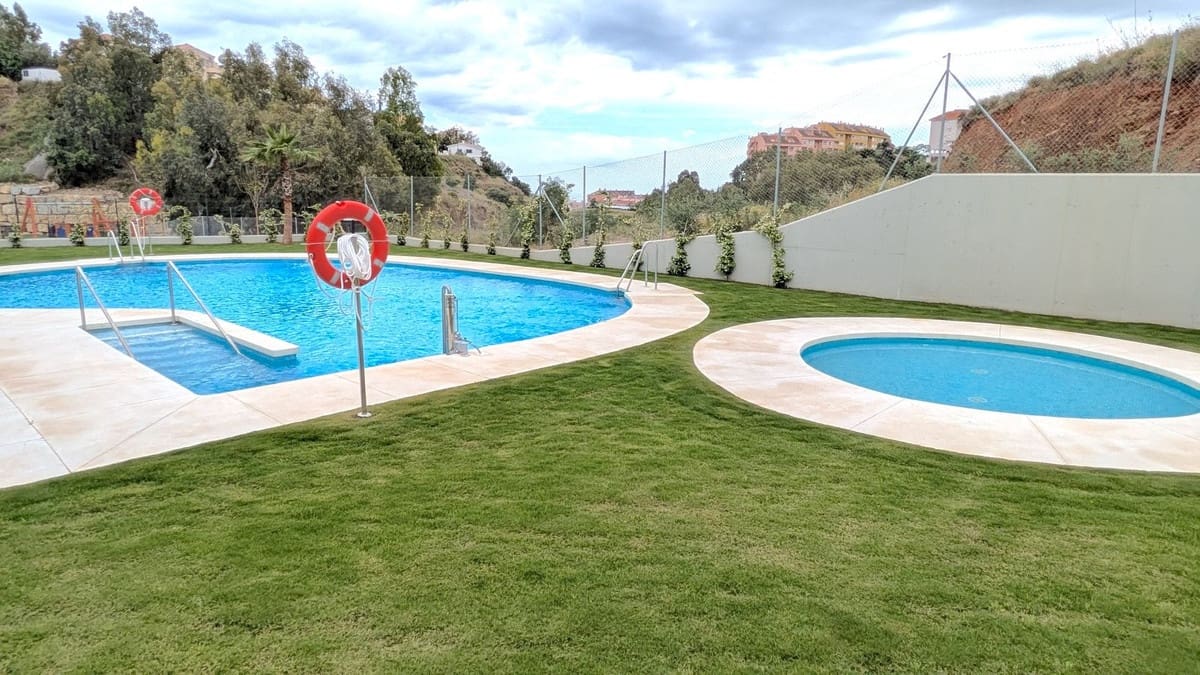 2 sovrum Lägenhet till salu i Fuengirola med pool garage - 339 000 € (Ref: 9904693)