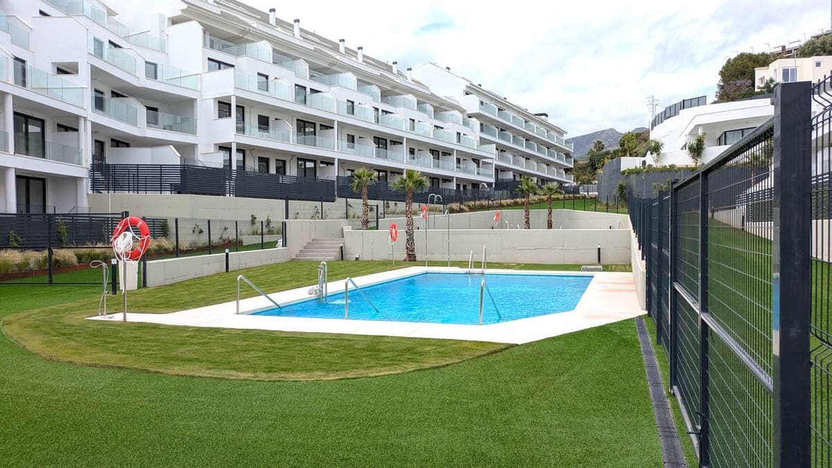 2 sovrum Lägenhet till salu i Fuengirola med pool garage - 339 000 € (Ref: 9904693)