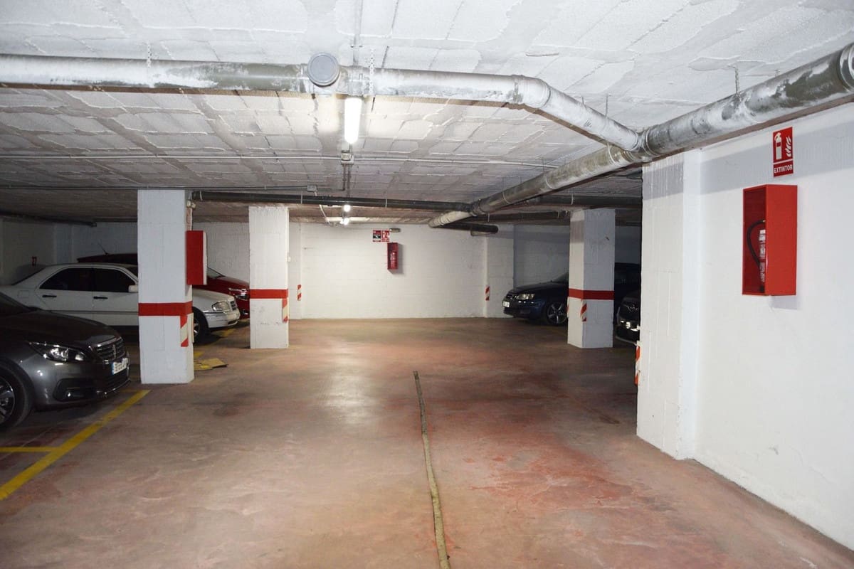4 Zimmer Apartment zu verkaufen in Fuengirola mit Garage - 450.000 € (Ref: 9905002)