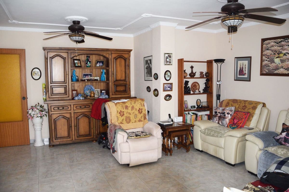 4 Zimmer Apartment zu verkaufen in Fuengirola mit Garage - 450.000 € (Ref: 9905002)