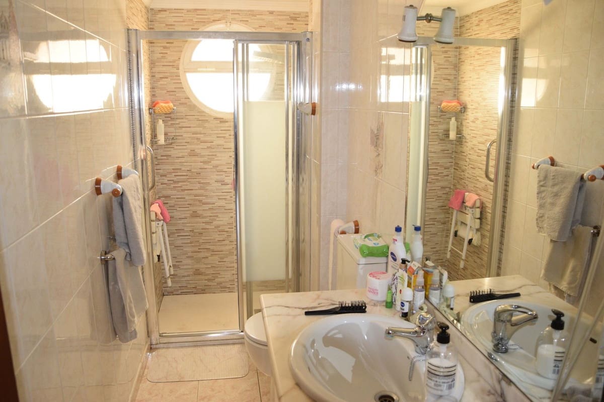 4 Zimmer Apartment zu verkaufen in Fuengirola mit Garage - 450.000 € (Ref: 9905002)