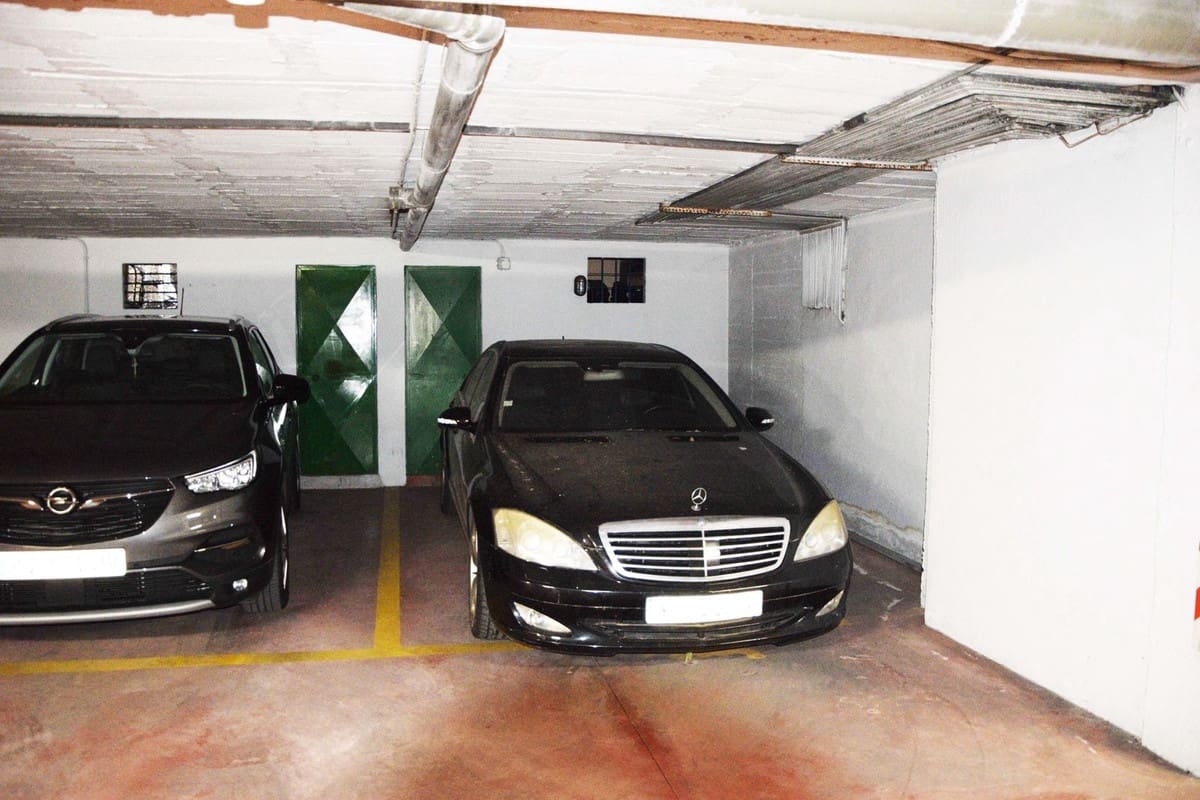 4 Zimmer Apartment zu verkaufen in Fuengirola mit Garage - 450.000 € (Ref: 9905002)