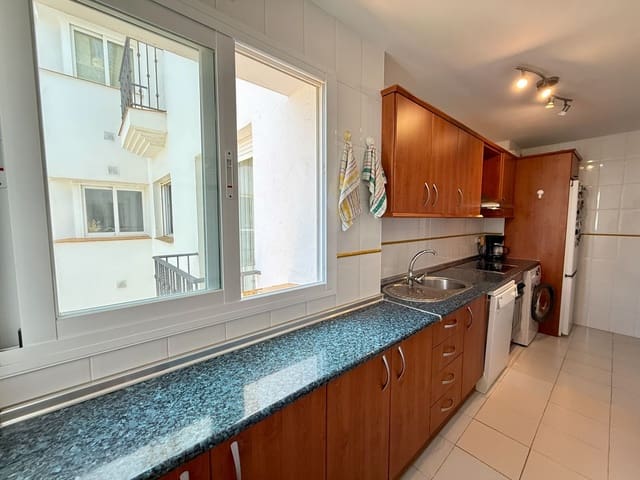 2 makuuhuone Huoneisto myytävänä paikassa Manilva mukana uima-altaan - 232 500 € (Ref: 9905005)