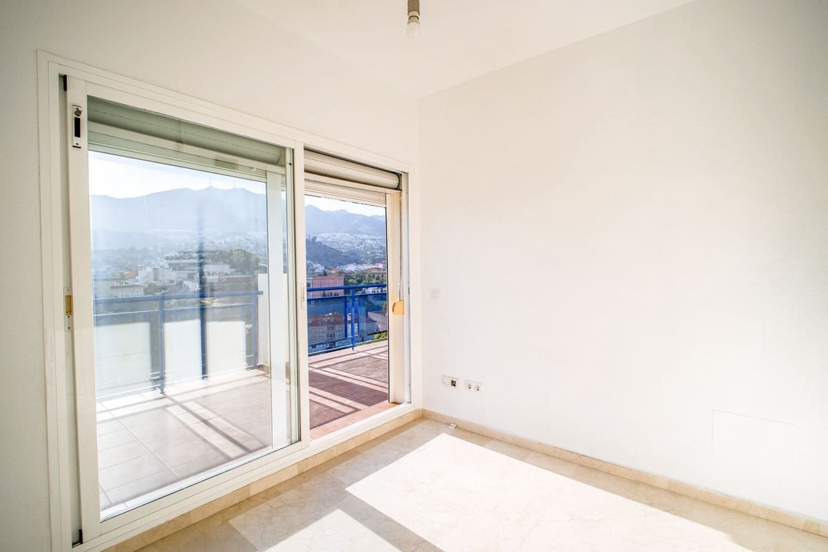 2 Zimmer Penthouse zu verkaufen in Torrequebrada mit Pool Garage - 498.000 € (Ref: 9908295)