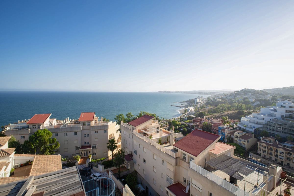 2 Zimmer Penthouse zu verkaufen in Torrequebrada mit Pool Garage - 498.000 € (Ref: 9908295)
