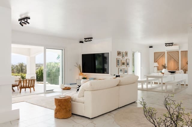 3 sovrum Villa till salu i Sotogrande Alto, San Roque med pool - 1 795 000 € (Ref: 9908296)