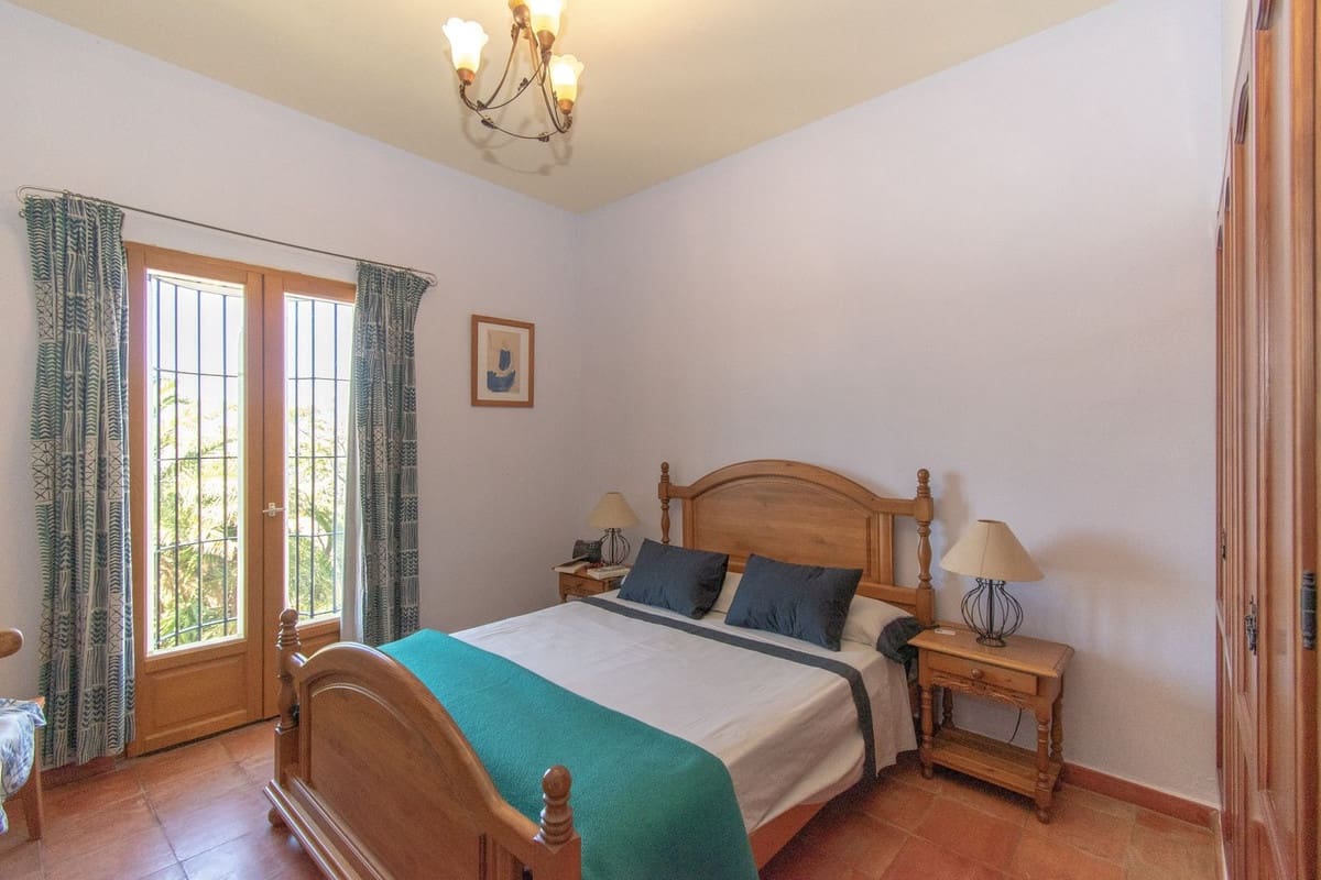 7 quarto Quinta/Casa Rural para venda em Alora com piscina garagem - 1 300 000 € (Ref: 9911597)