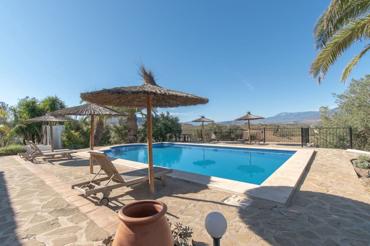 7 quarto Quinta/Casa Rural para venda em Alora com piscina garagem - 1 300 000 € (Ref: 9911597)