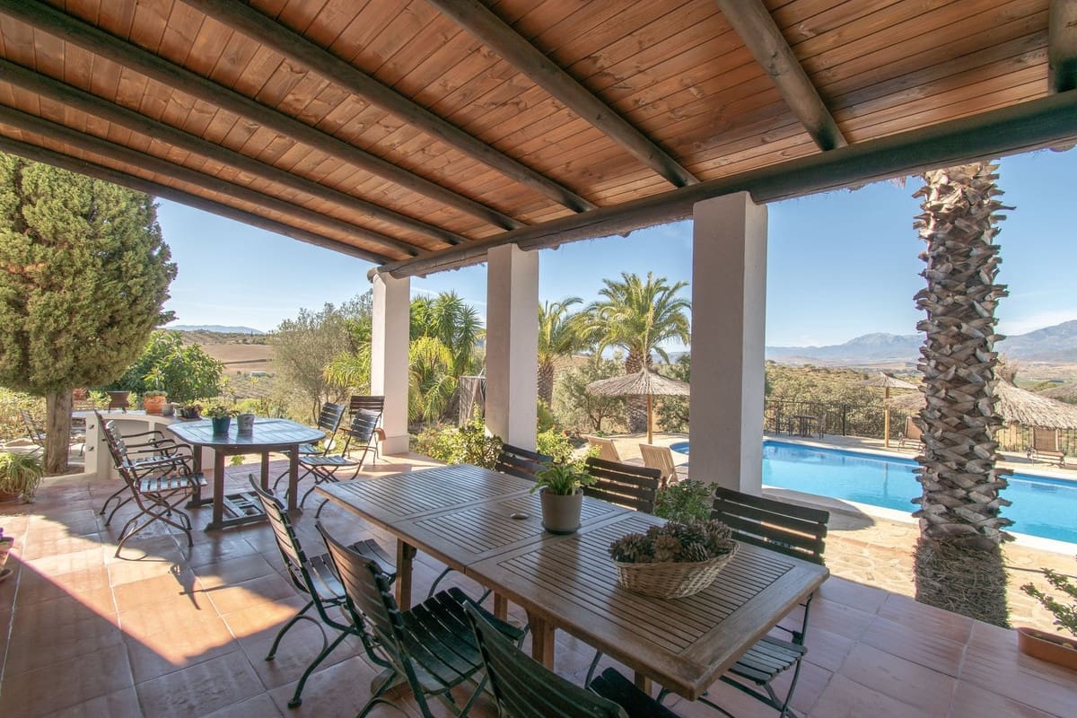 7 quarto Quinta/Casa Rural para venda em Alora com piscina garagem - 1 300 000 € (Ref: 9911597)