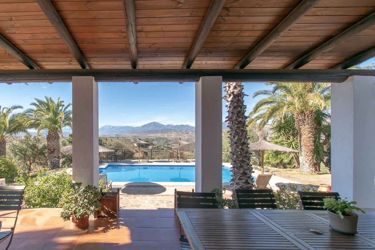 7 quarto Quinta/Casa Rural para venda em Alora com piscina garagem - 1 300 000 € (Ref: 9911597)