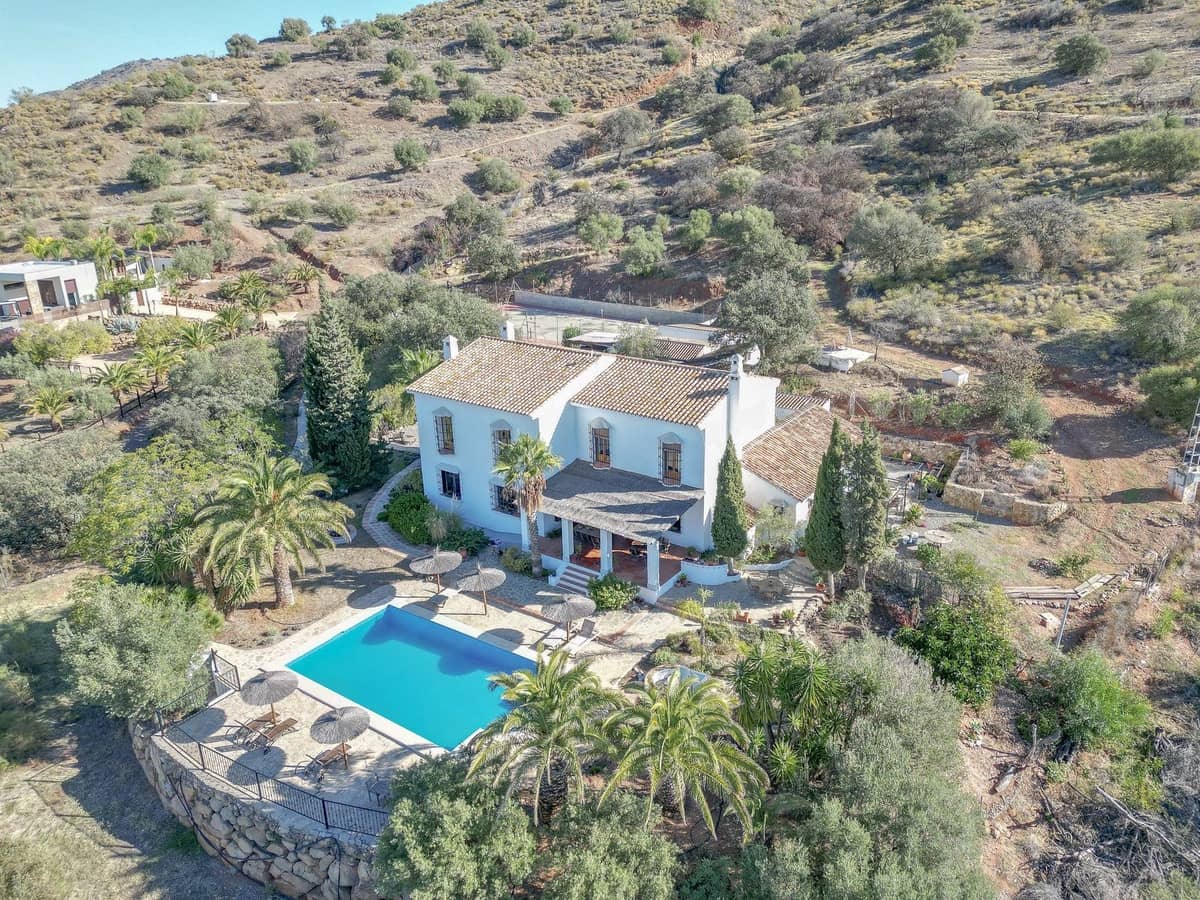 7 quarto Quinta/Casa Rural para venda em Alora com piscina garagem - 1 300 000 € (Ref: 9911597)
